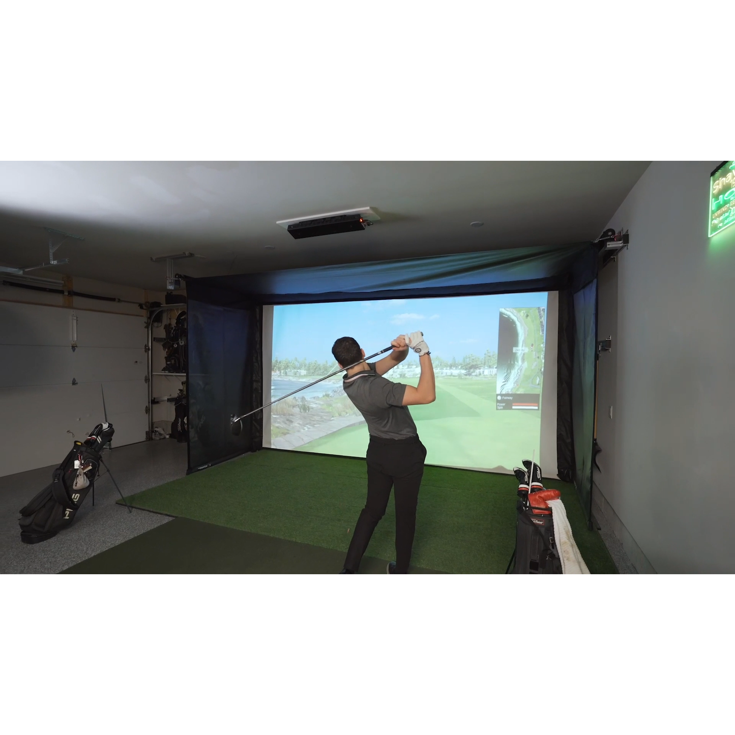 SportScreen Vanish Retractable Golf Enclosure
